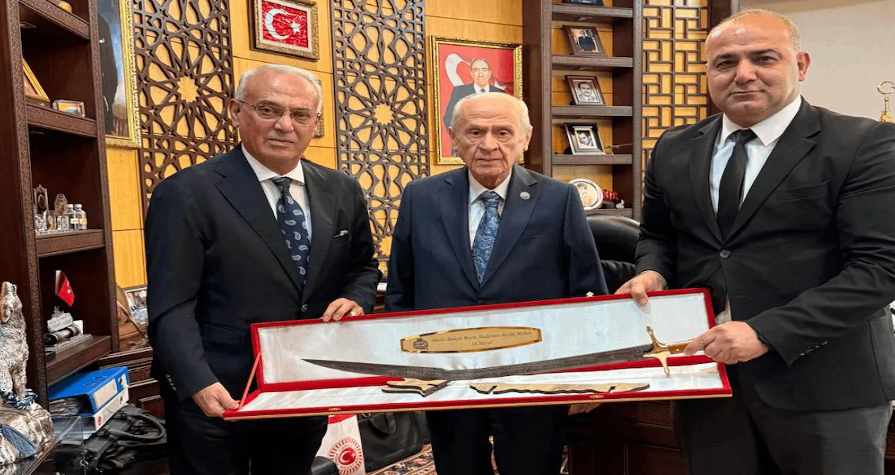 Bahçeli’ye Tarihi Hediyeler ve Adana Ziyareti
