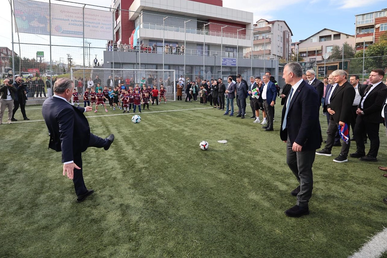 Bakan Bak’tan Penaltı Şovu ve Tebrikler!