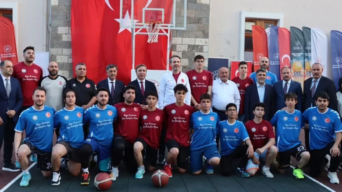 Bakan Bayraktar, Gençlerle Spor Dolusu Gün Geçirdi!