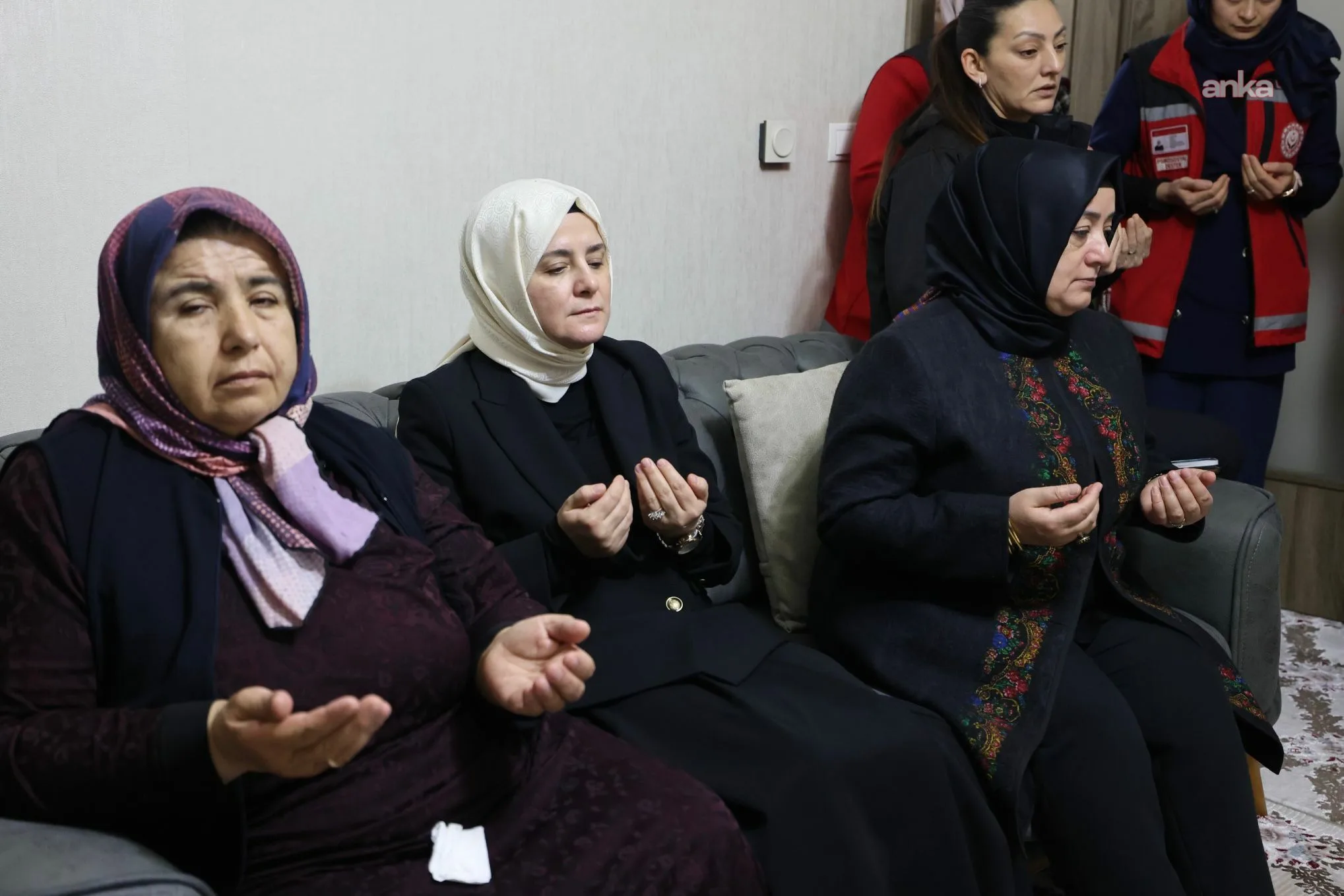 Bakan Çiftçi, Şehit Akarsel’in Ailesini Ziyaret Etti