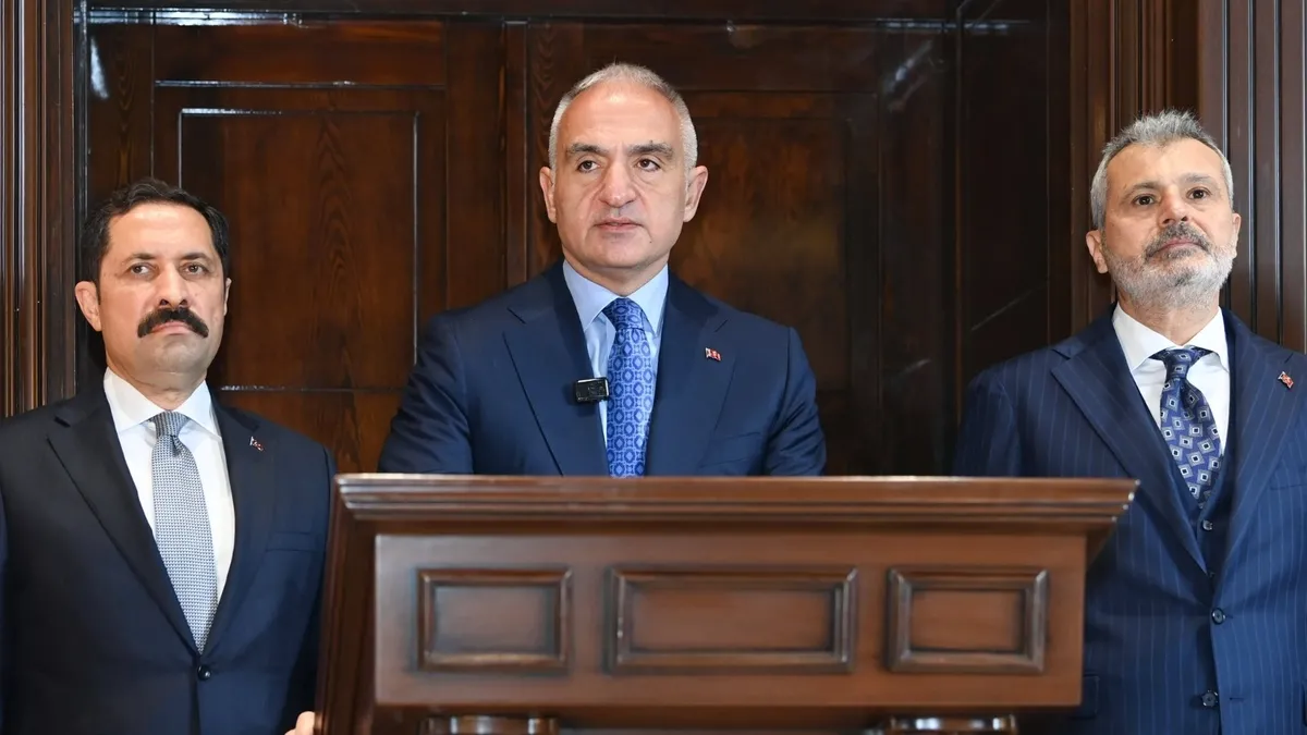 Bakan Ersoy’dan Muhalefete Sert Deprem Yanıtı