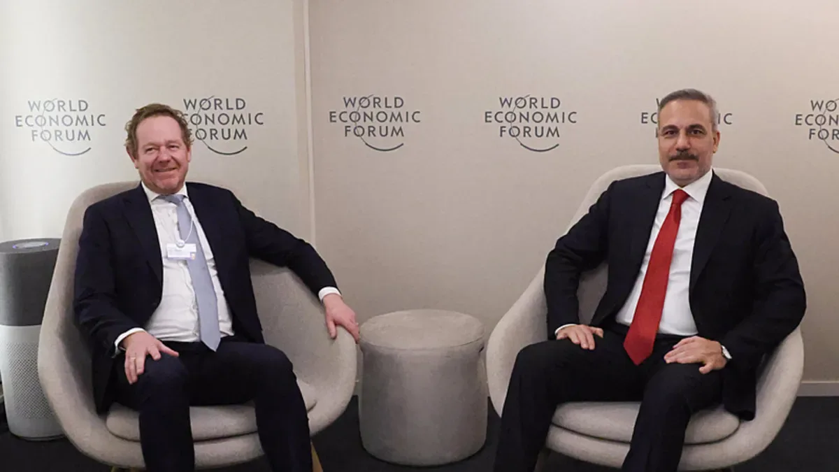 Bakan Fidan, Davos’ta Hollandalı Mevkidaşıyla Buluştu