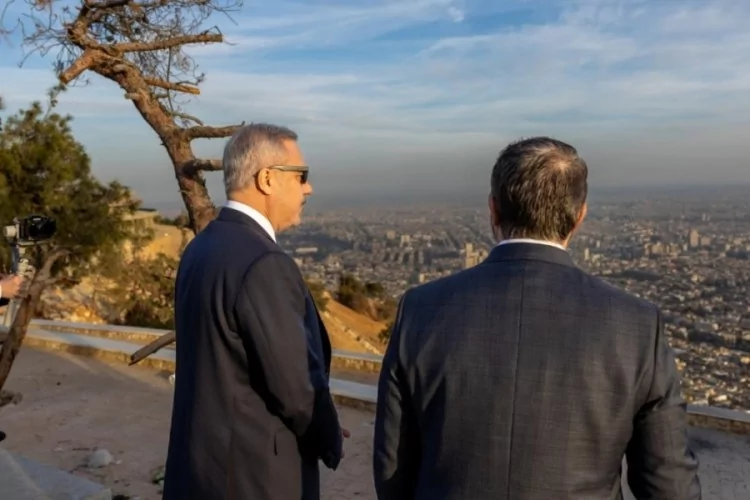 Bakan Fidan, Kasyun Dağı’ndan Şam’ı İzledi