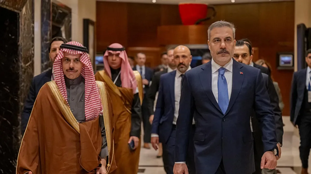 Bakan Fidan, Suudi Prens Faysal ile Buluştu!
