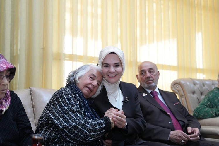Bakan Göktaş’tan Bayramda Anlamlı Ziyaretler
