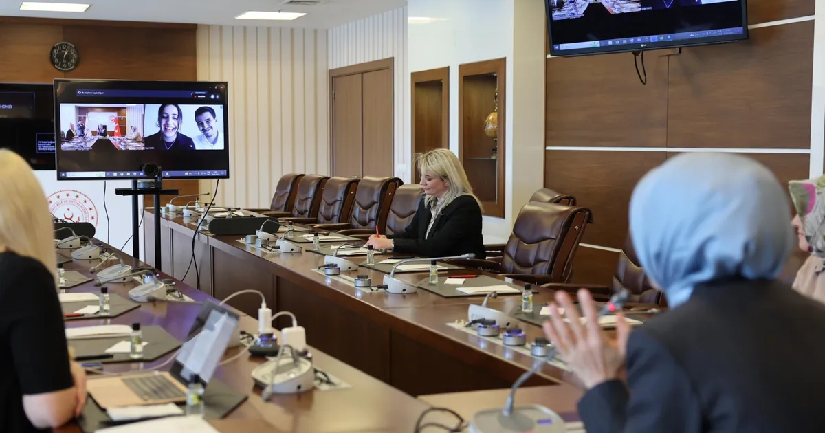 Bakan Göktaş’tan Koruyucu Aile Projesine Destek