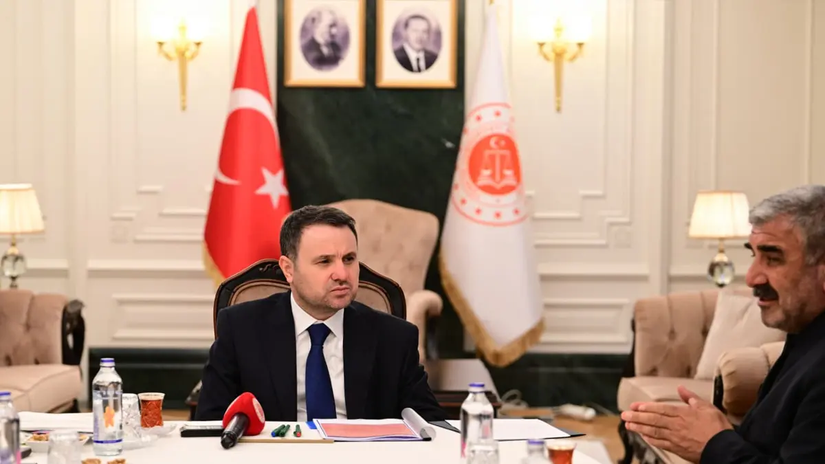 Bakan Gürlek Rojin Kabaiş in ailesini kabul etti: