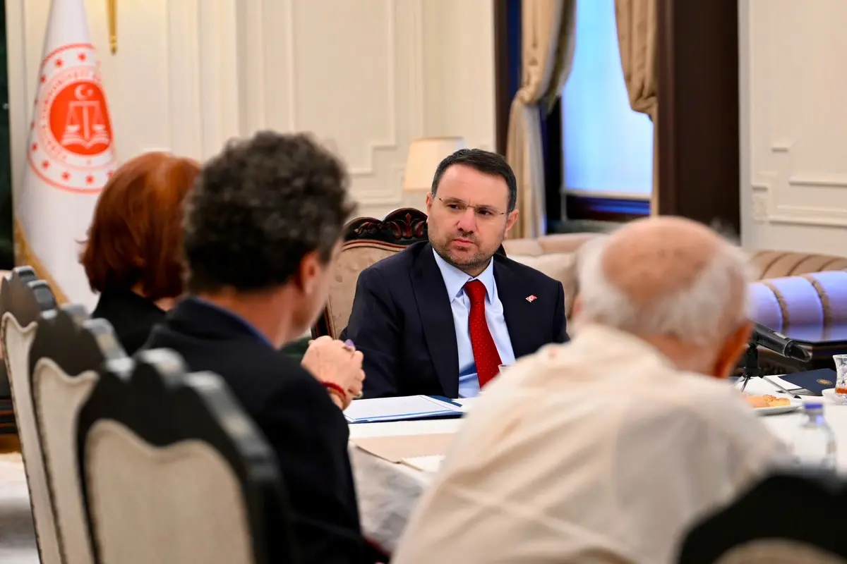 Bakan Gürlek, Uğur Mumcu'nun ailesini kabul etti!