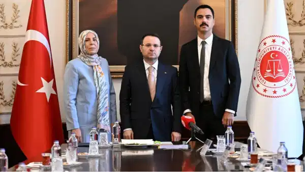 Bakan Gürlek, Yazıcıoğlu Ailesi ile Buluştu