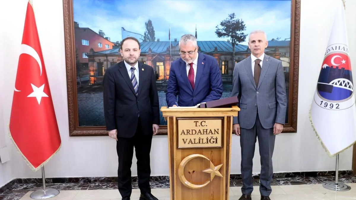 Bakan Işıkhan, Ardahan’da Çalışmaları İnceledi