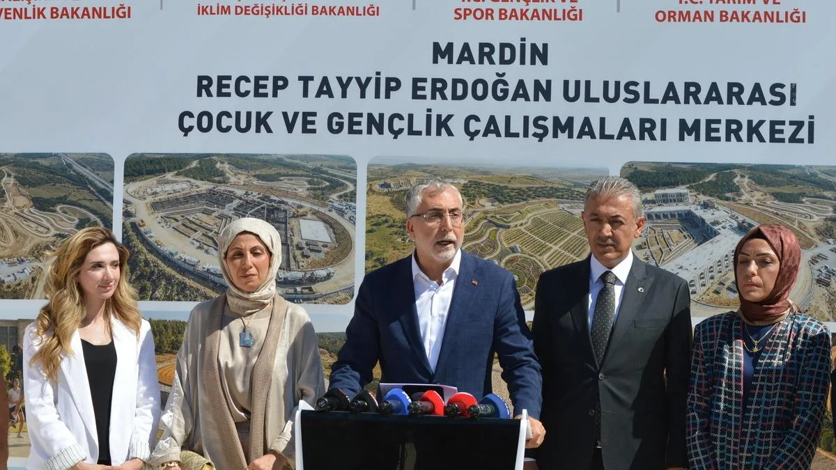 Bakan Işıkhan’dan Mardin’deki Çocuk Merkezi Ziyareti