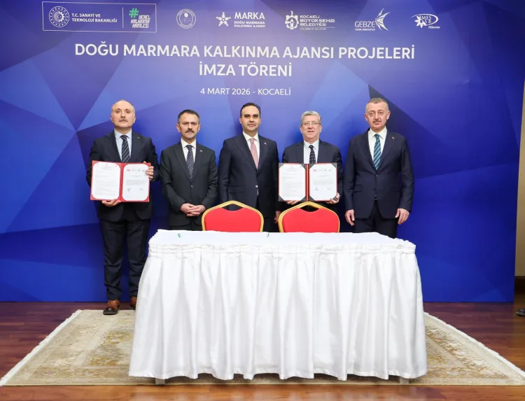 Bakan Kacır Kocaeli’de Projeleri Görüştü