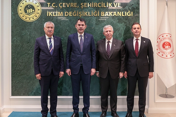 Bakan Kurum, Belediye Başkanları ile Buluştu
