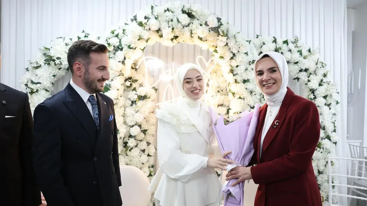 Bakan Özdemir’den Nişan Törenine Sıcak Katılım!