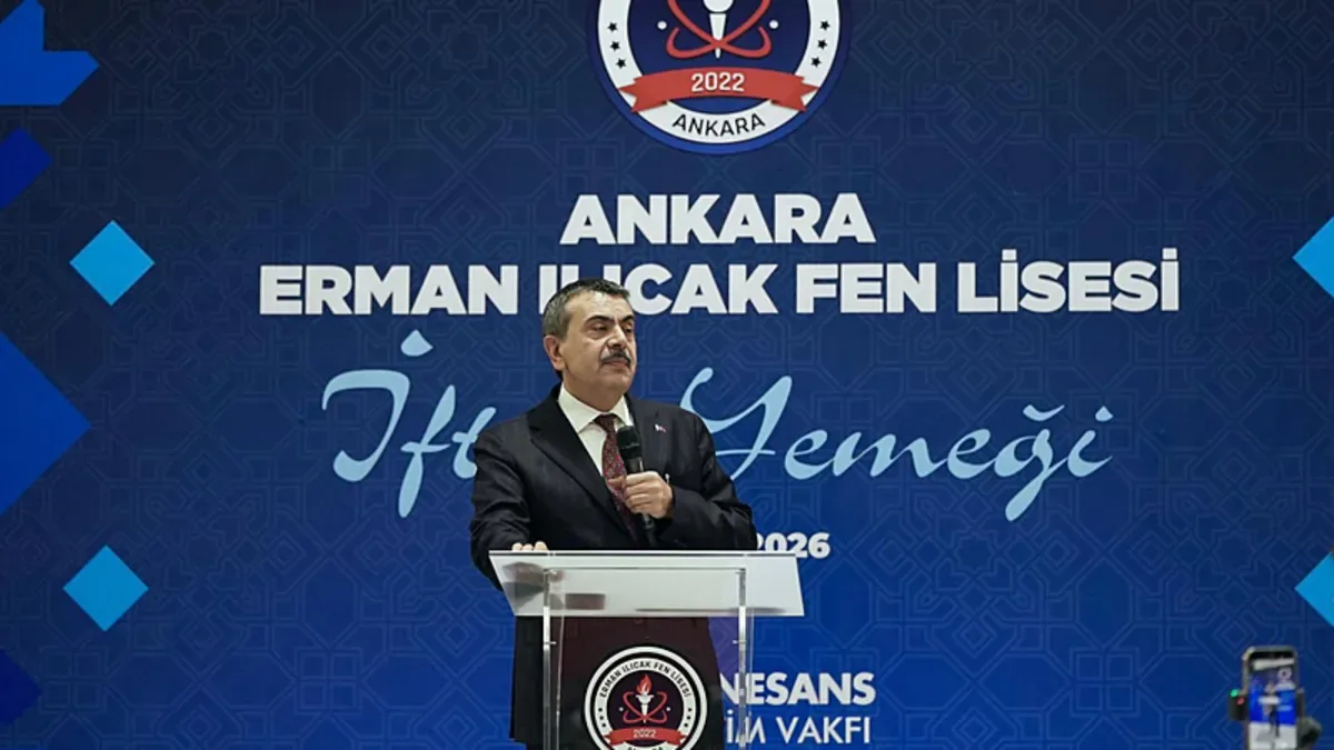 Bakan Tekin, İftarda Öğrenci ve Öğretmenlerle Buluştu