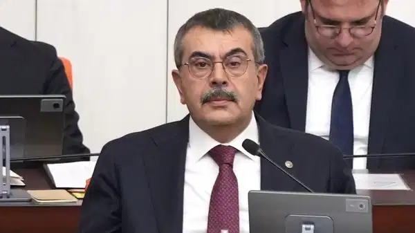 Bakan Tekin: ‘Laiklik tartışması gerici bir dert’
