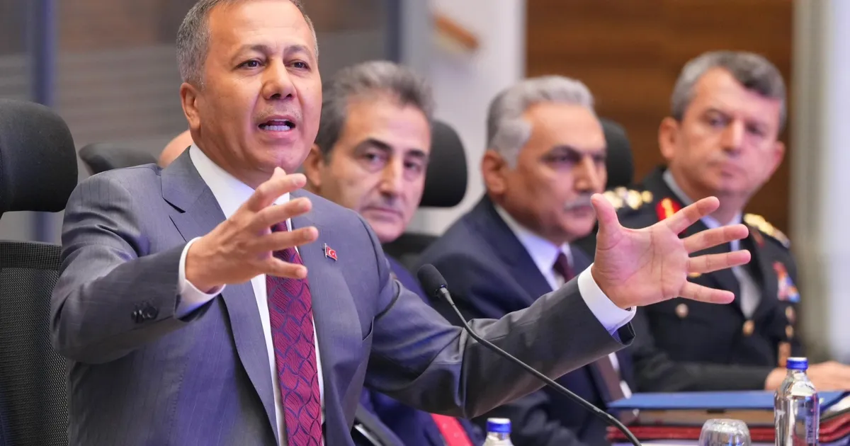Bakan Yerlikaya, Valilerle Önemli Toplantı Yaptı