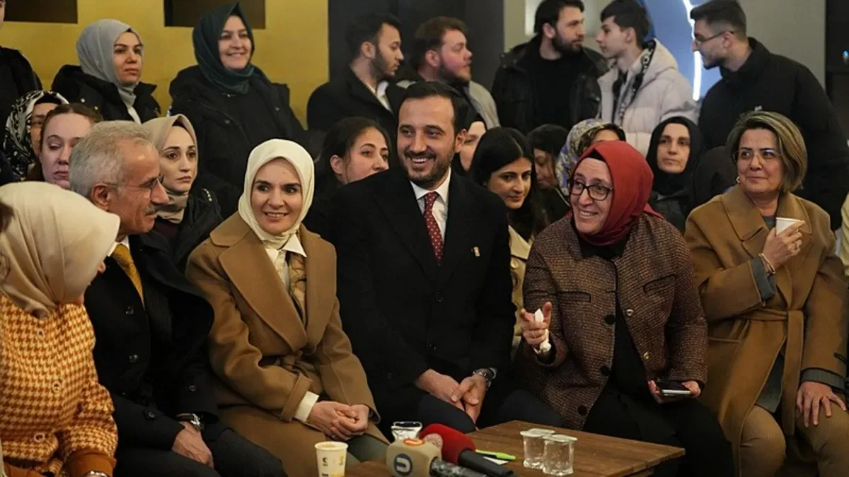 Bakanlar İftar Sonrası Vatandaşlarla Buluştu