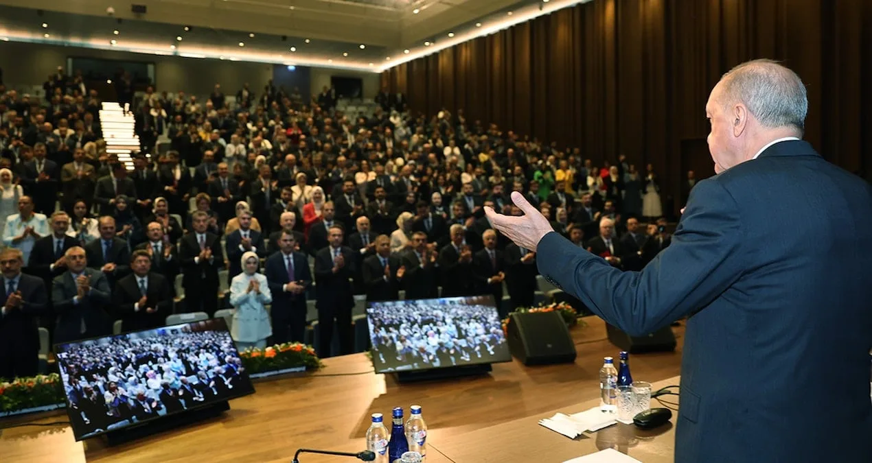Bakanlar Üzerine Tartışma: Övgü ve Eleştiriler
