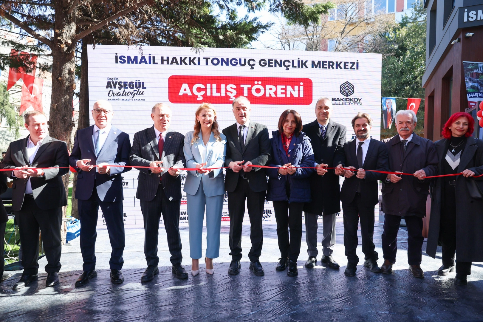 Bakırköy’de Gençler için Yeni Sosyal Merkez Açıldı