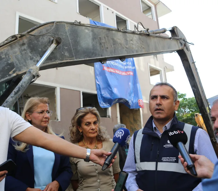 Bakırköy’de Riskli Bina Yıkımı Başladı!