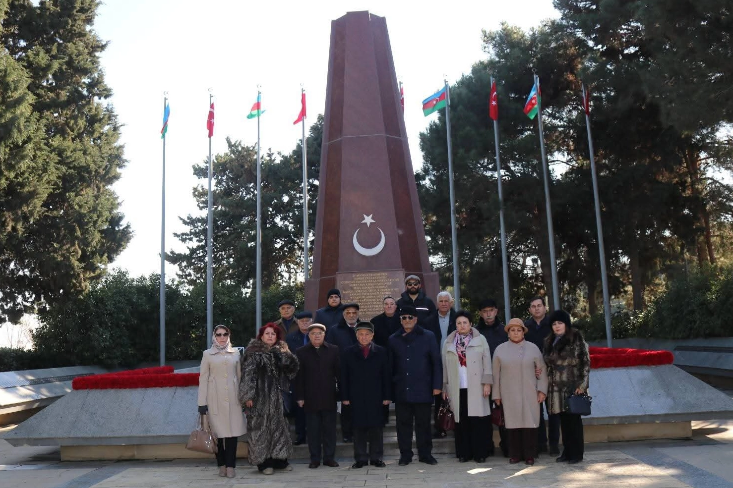 Bakü’de Türk Şehitleri Unutulmadı!