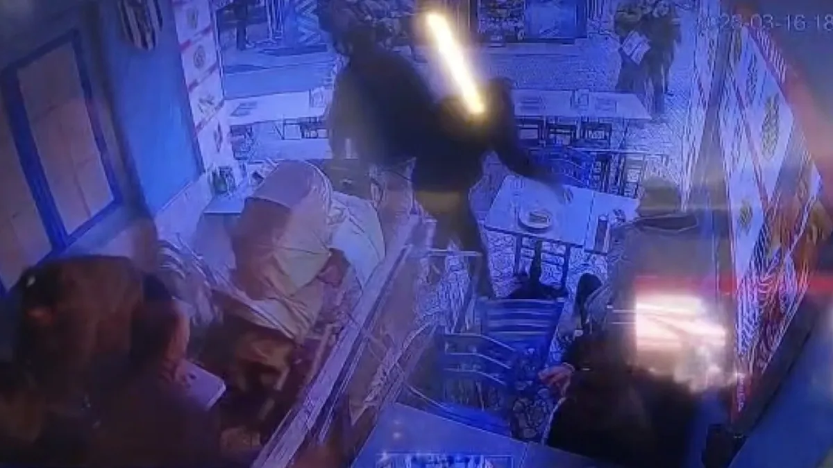 Balıkçıda Asma Tavan Ailenin Üzerine Düştü!