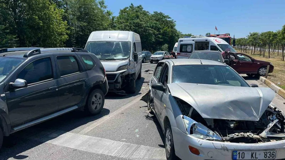 Balıkesir-Bursa Yolunda Zincirleme Kaza!