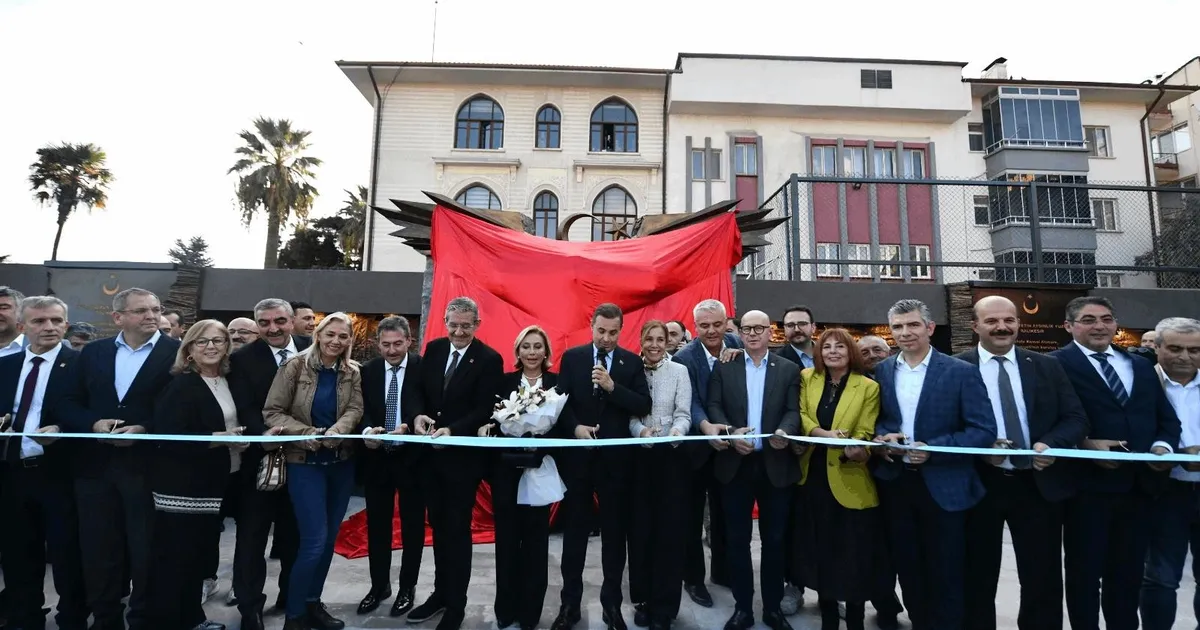 Balıkesir Cumhuriyet Meydanı’nın İkinci Etabı Açıldı!