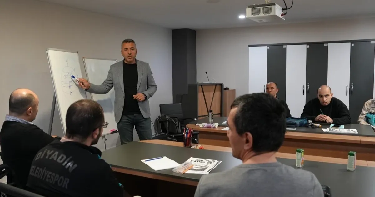 Balıkesir’de Özel Gereksinimli Bireylere E-KPSS Eğitimi
