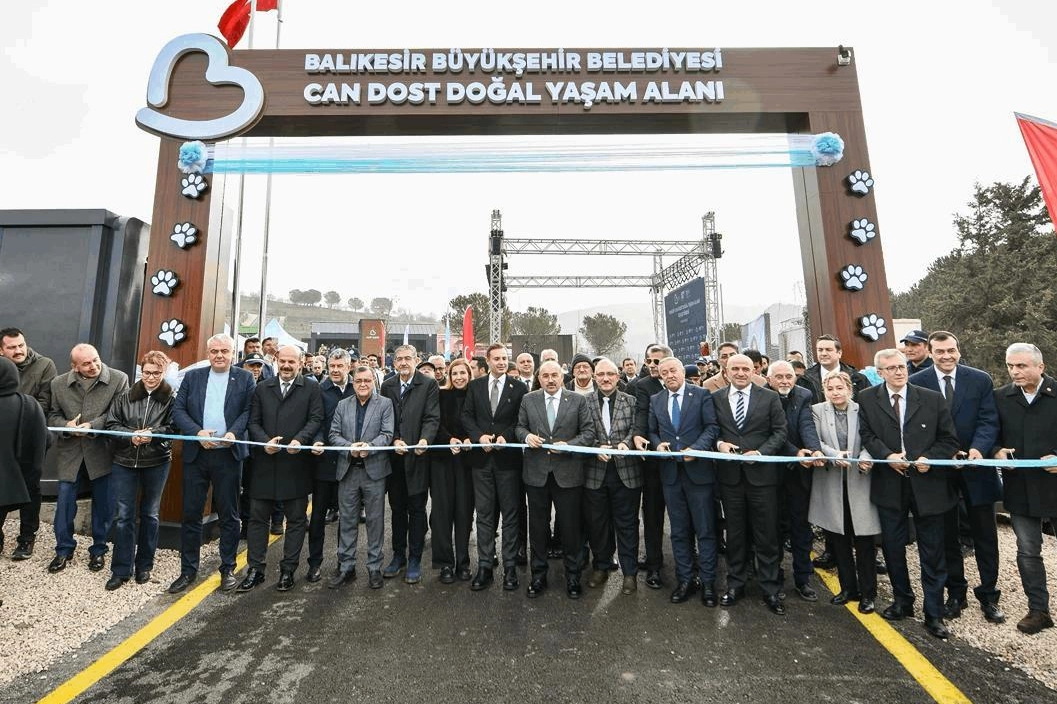 Balıkesir’de Sokak Hayvanlarına Sıcak Yuva Açıldı