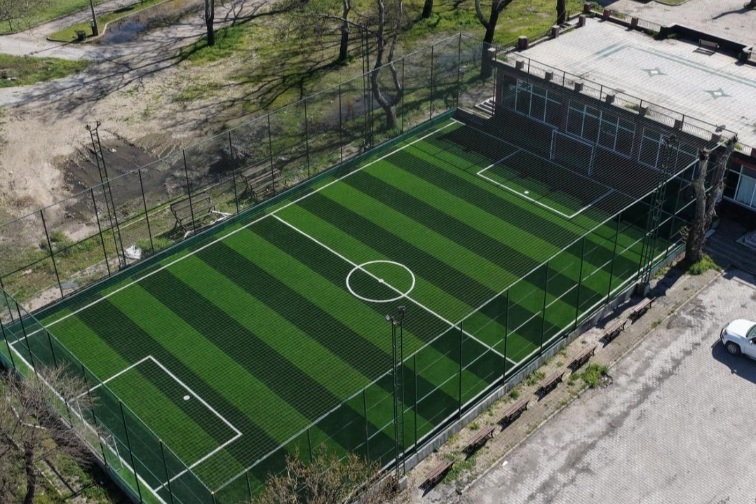 Balıkesir’de Yeni Halı Sahalar Gençlere Sunuldu