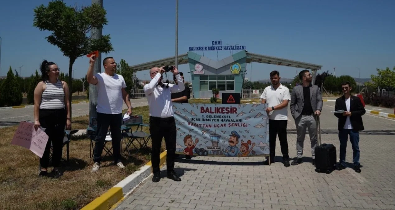 Balıkesir Havaalanı’nda Uçuş Yok, Şenlik Var!
