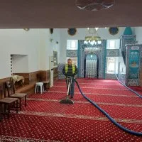 Balkanlardaki camilerde Ramazan temizliği Balkanlardaki camilerde Ramazan temizliği