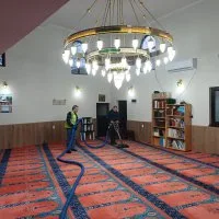 Balkanlardaki camilerde Ramazan temizliği Balkanlardaki camilerde Ramazan temizliği