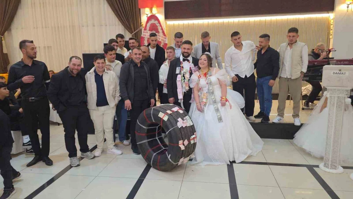 Bandırma’da Düğünde Farklı Bir Takı Geleneği: Tır Lastiği Hediyesi