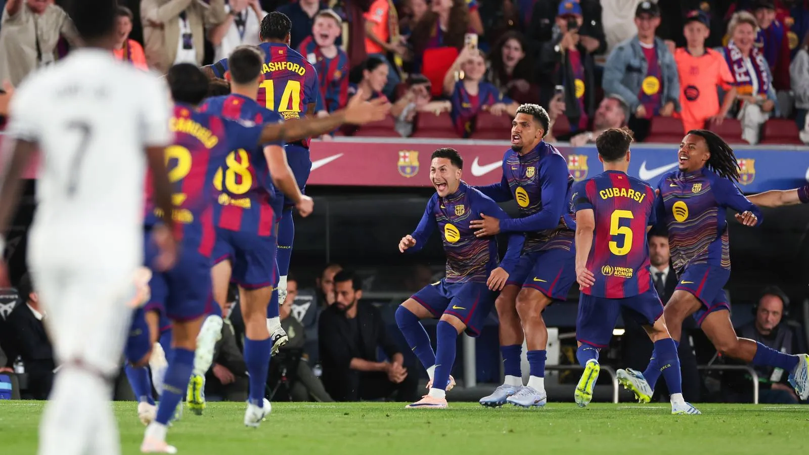 Barcelona, Real Madrid’i Yenerek Şampiyon Oldu!