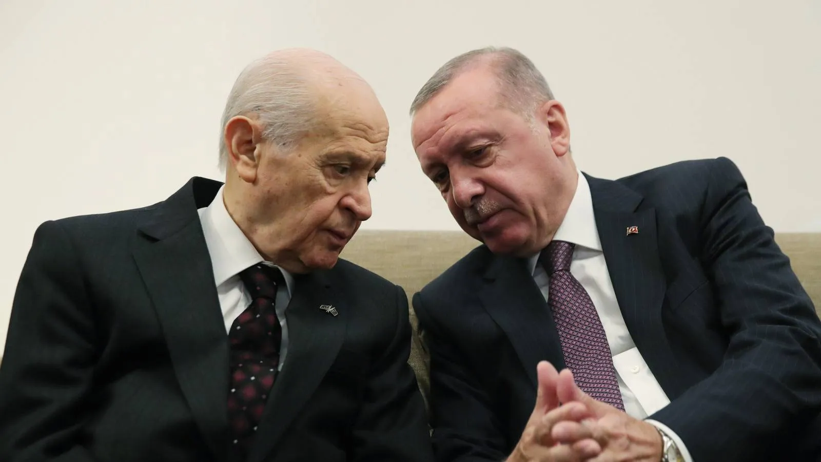 Barış Süreci Tıkanıyor: Öcalan ve Kandil’in Mesajı