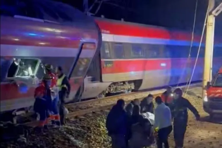 Barselona’da Tren Kazası: 1 Ölü, 20 Yaralı