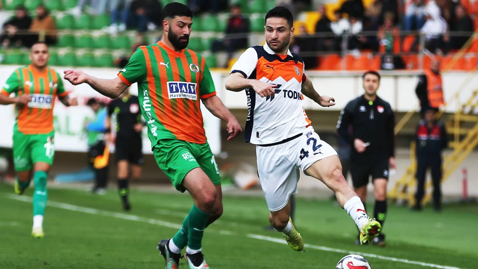 Başakşehir, Alanyaspor’u Deplasmanda Geçti!
