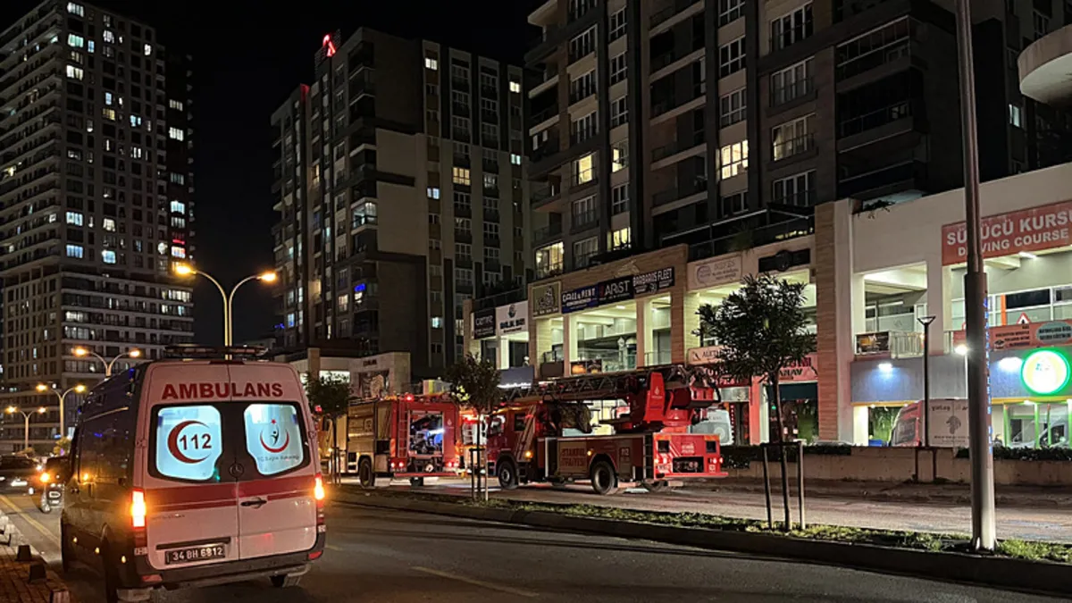 Başakşehir’de Restoranda Yangın: Mahsur Kalanlar Kurtarıldı