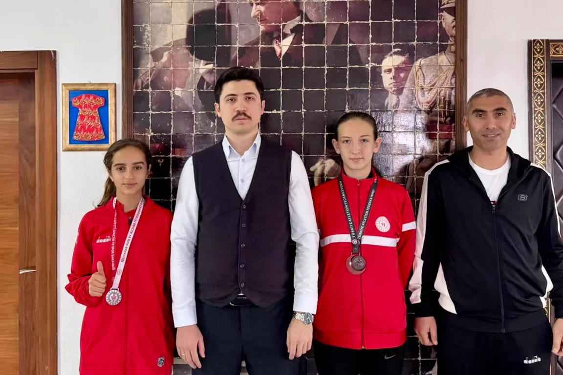 Bilecik Kaymakamı, başarılı sporcuları ağırladı