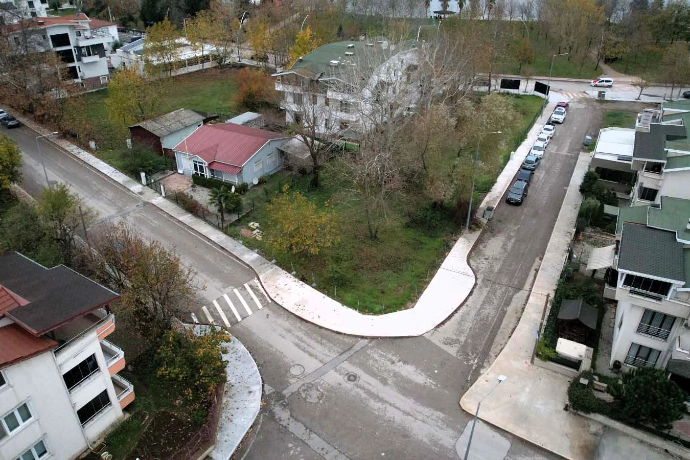 Başiskele Sahili’nde Yaya Kaldırımları Tamamlandı
