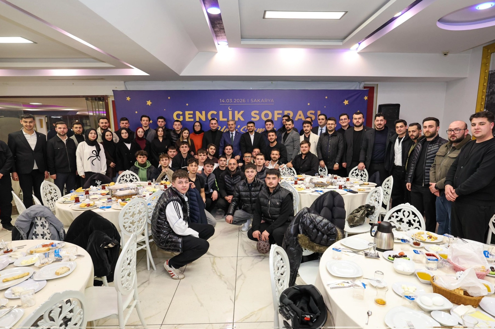 Başkan Alemdar, Gençlerle Sahurda Buluştu