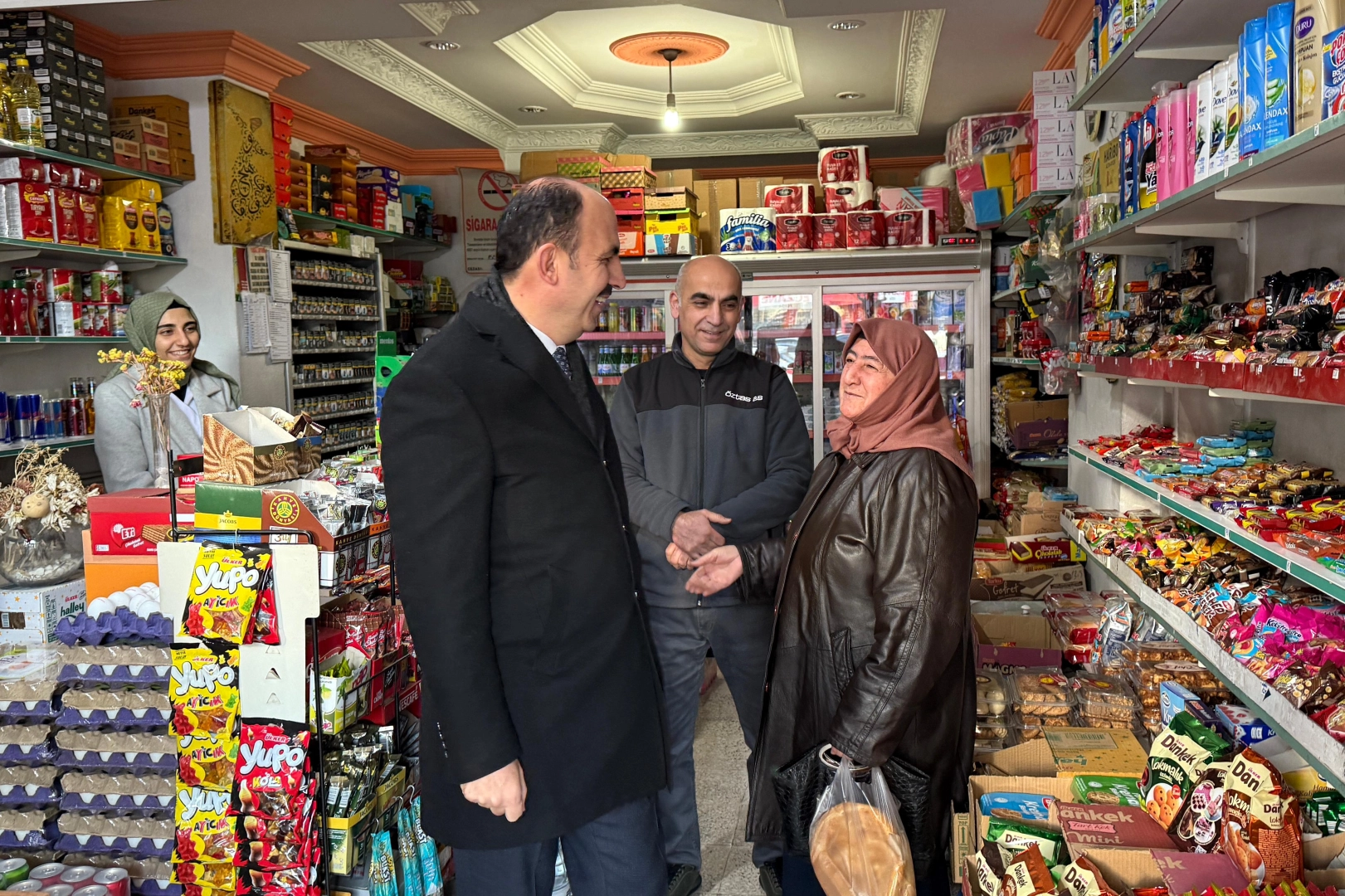 Başkan Altay, İftar Öncesi Esnafı Ziyaret Etti