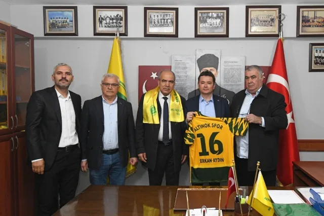 Başkan Aydın, İstiklal Mahallesi’ni Ziyaret Etti