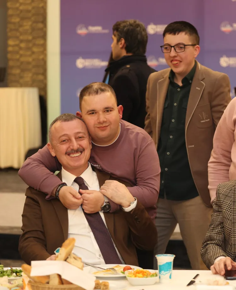 Başkan Büyükakın’dan Arif’e Sürpriz Doğum Günü
