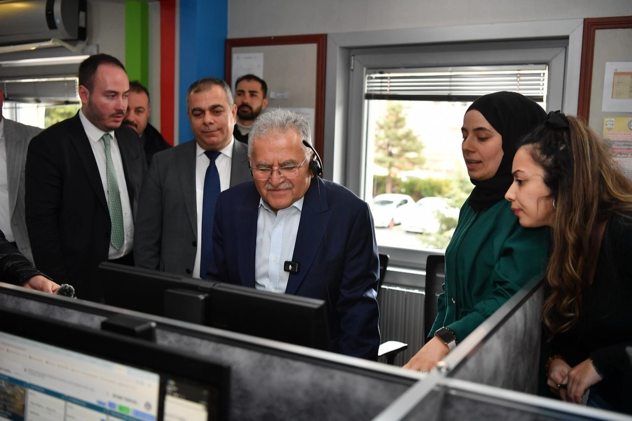 Başkan Büyükkılıç, Çağrı Merkezinde Vatandaşla Buluştu