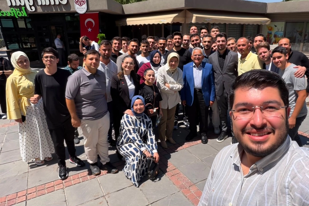 Başkan Büyükkılıç, Gençlerle Geleceği Konuştu