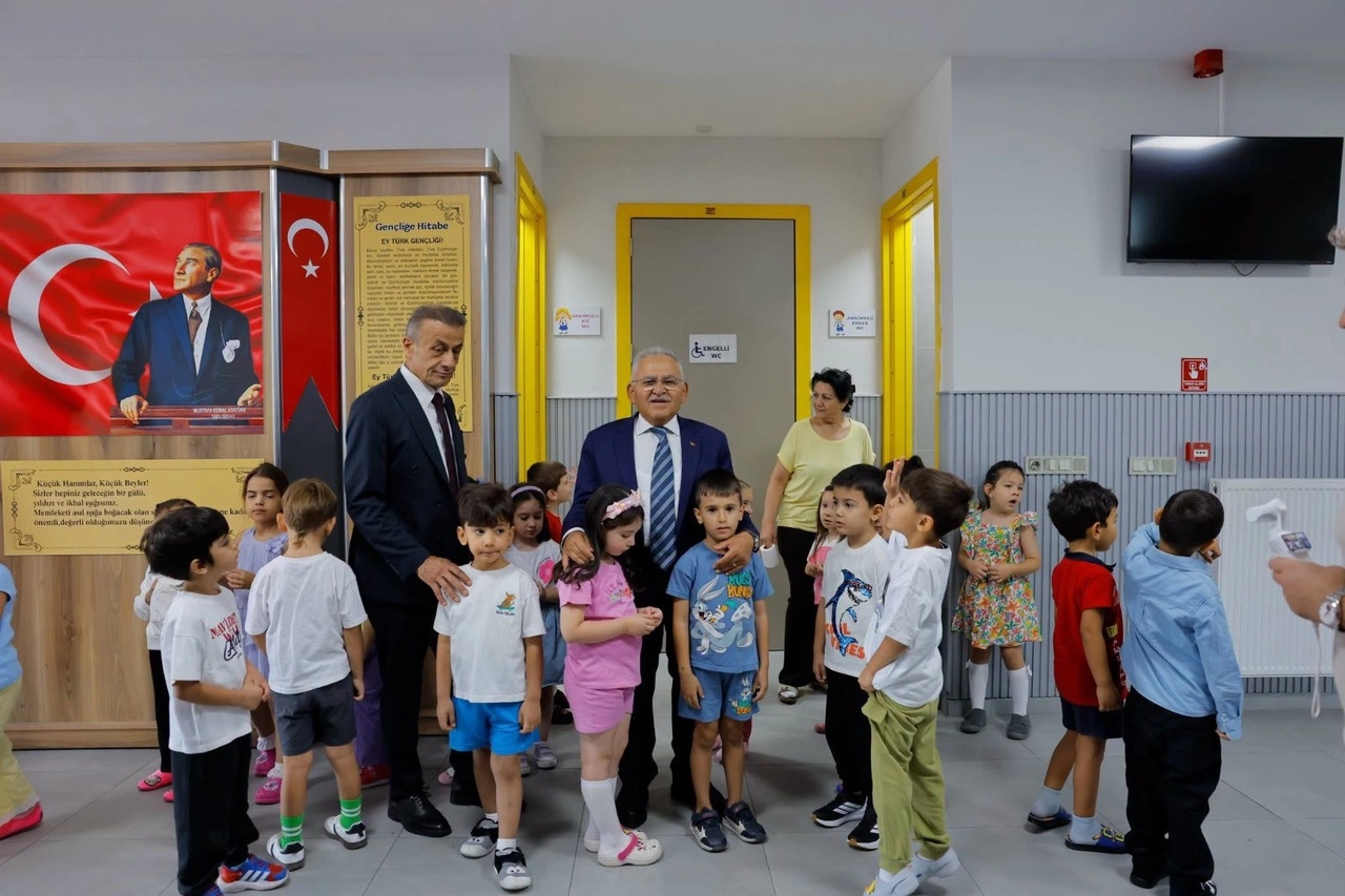 Başkan Büyükkılıç, Öğrencilerin İlk Gün Heyecanında